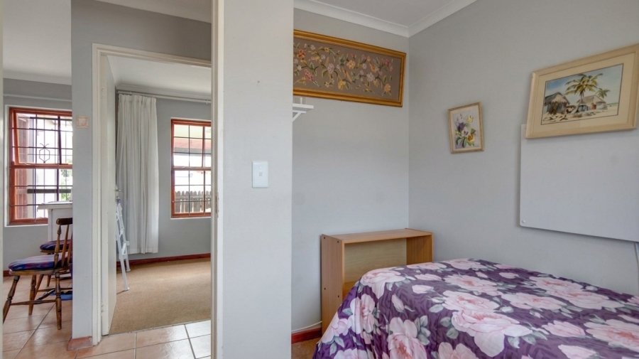 3 Bedroom Property for Sale in Milkwood Park Western Cape